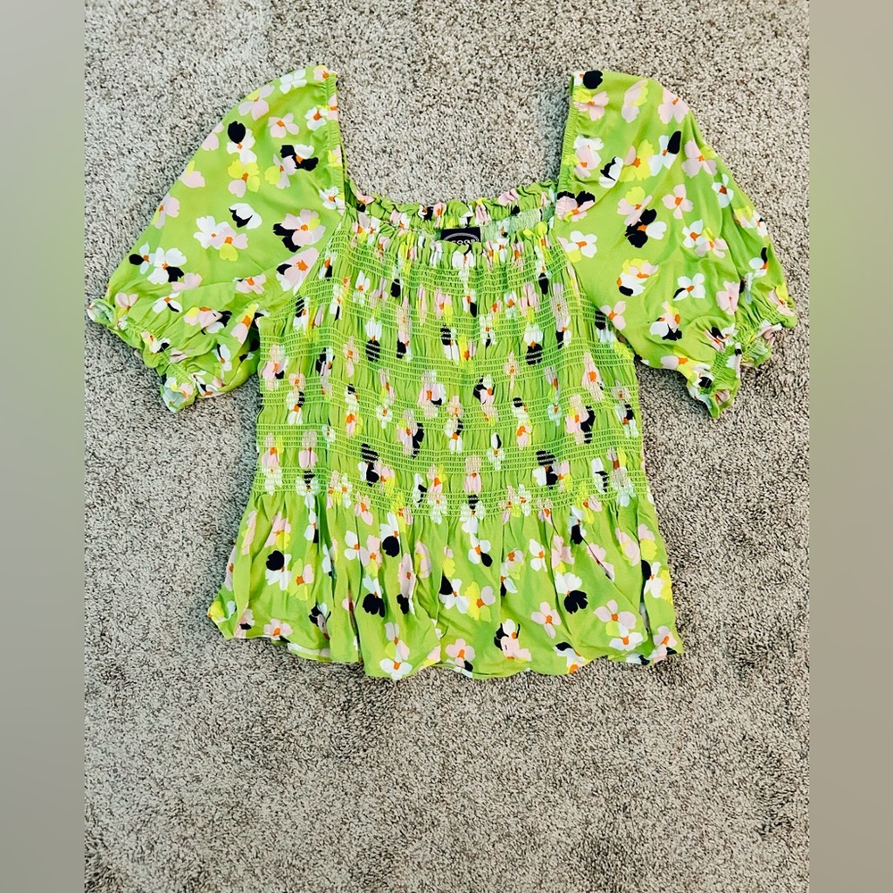 NWOT womens top by Scoop
